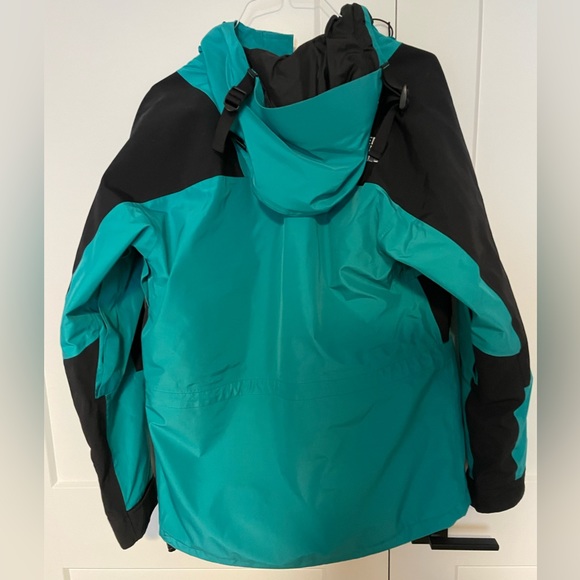 The North Face retro futurelight jackets - Picture 3 of 3